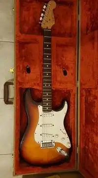 Starcaster by Fender Stratocaster Elektrická gitara [August 5, 2020, 4:24 pm]