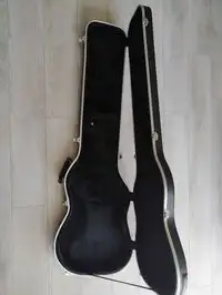 CNB BC 60 Bass guitar hard case [September 13, 2020, 2:42 pm]
