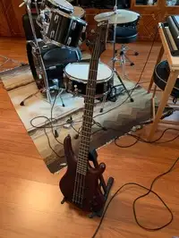 Coxx Classix Bass guitar [February 7, 2021, 9:04 pm]