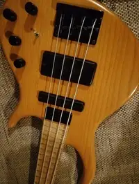 Tobias Renegade Bass guitar [May 25, 2021, 7:13 am]