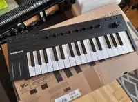 Native Instruments Komplete m32 MIDI keyboard [August 31, 2021, 1:43 pm]
