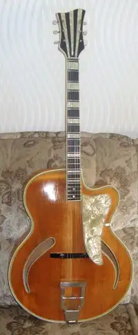Hoyer Archtop 1950 Acoustic guitar [December 13, 2021, 5:36 pm]