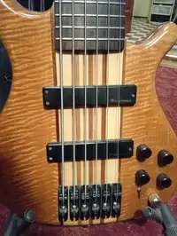 H&K Kent Armstrong Bass guitar 6 strings [January 3, 2022, 6:08 pm]