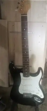 Cruiser Fender strato Elektrická gitara [September 18, 2022, 1:46 pm]