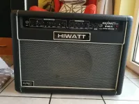 Hiwatt Maxwatt G100R Guitar combo amp [October 30, 2022, 8:42 pm]