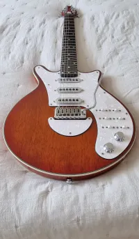 Brian May Guitars Red Special Honey Burst Limited Elektrická gitara [April 3, 2023, 8:49 am]