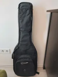 Face  Guitar case [May 21, 2023, 10:11 pm]
