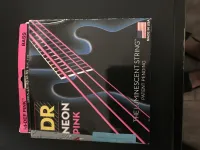 DR Strings Neon Pink 45-125 Bass guitar strings [November 4, 2023, 10:51 am]