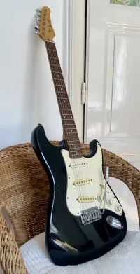 Apollo Stratocaster Elektrická gitara [October 9, 2023, 7:44 am]