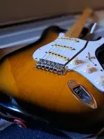 Vester Limited Jimi Hendrix Traditional Stratocaster Elektrická gitara [December 30, 2023, 10:16 am]
