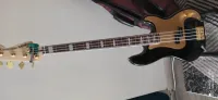 Squier Precision bass Bass guitar [February 25, 2024, 7:53 am]