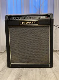 Hiwatt Maxwatt B100 15 Bass guitar combo amp [March 16, 2024, 10:57 am]