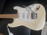 Starcaster by Fender Fender Stratocaster Electric guitar [March 15, 2024, 4:23 pm]