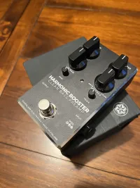 Darkglass Harmonic Booster Bass pedal [Day before yesterday, 8:09 pm]