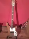 Indie Rickie Bass guitar [November 15, 2012, 10:04 am]