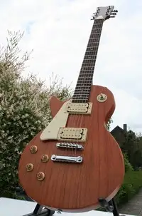 Weller WLP-900L Balkezes elektromos gitár [2022.02.25. 16:08]