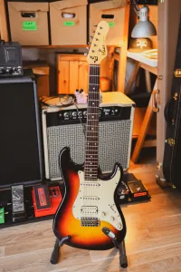 Haar Traditional S - Relic Sunburst Electric guitar [July 18, 2024, 10:56 pm]