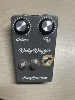 Honey Bee Amps Dolly Dagger Fuzz Distorsionador [September 18, 2024, 6:12 pm]