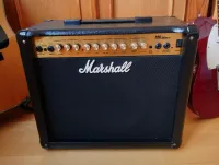 Marshall MG30DFX Combo de guitarra [May 16, 2024, 6:49 pm]