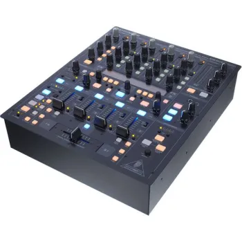 Behringer DDM4000