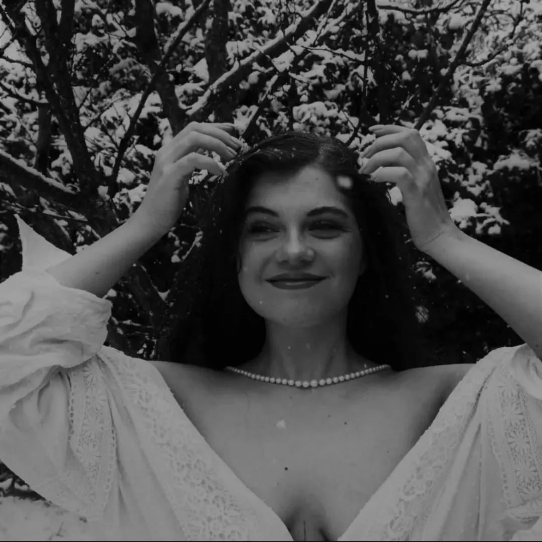 „A tükör előtt állsz és úgy érzed, mintha egy idegen nézne vissza rád” – CARMEN-klippremier