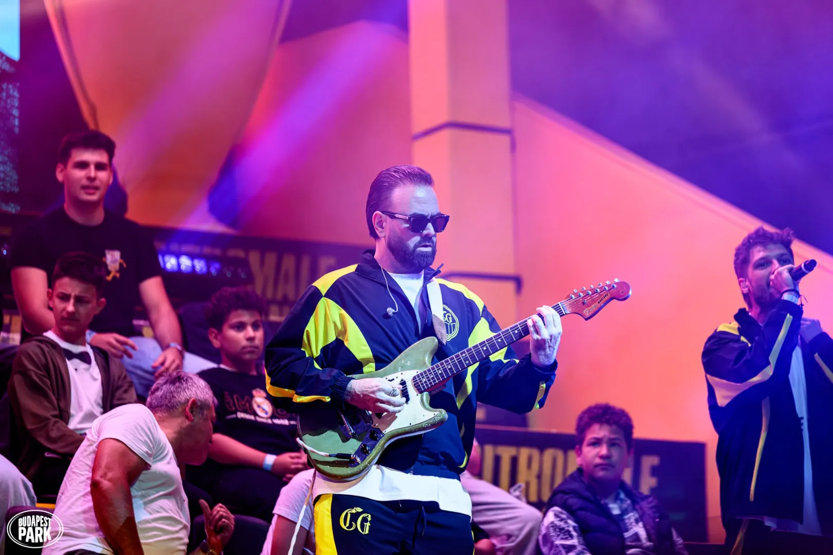 „Citromale a Gang és ez sose múlhat el” – 6 év után kilépett Beton.Hofi zenekarából a gitáros, Kovács Gerrison