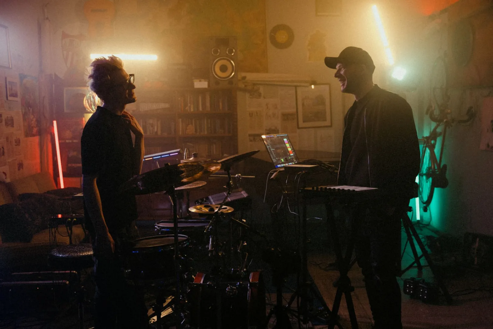 „Durván megmozgat” – itt a Hybrid Drummer Duo új live sessionje!