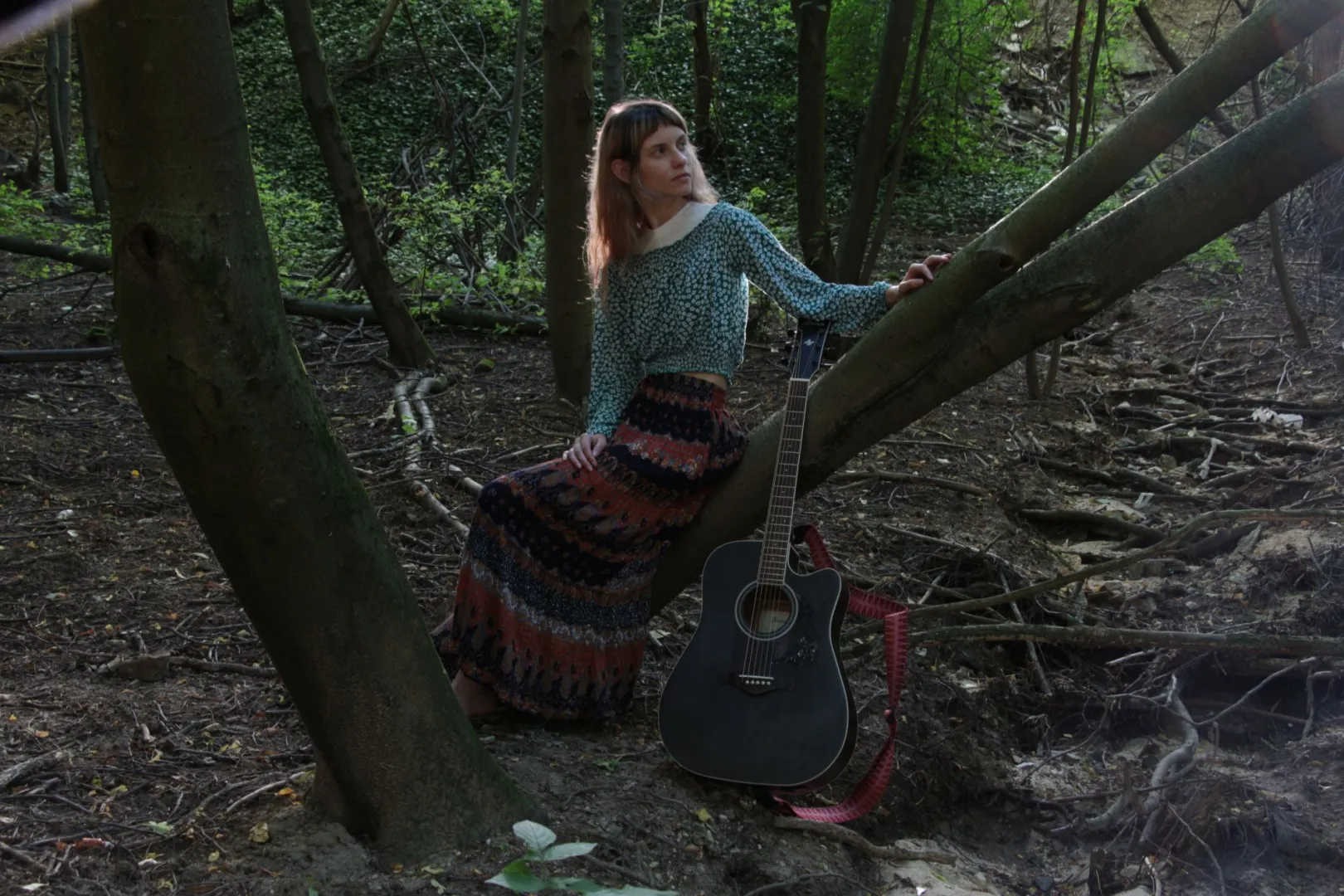 „Meditatív folkzene a titokzatos kertből” – Magyarradar: Franny