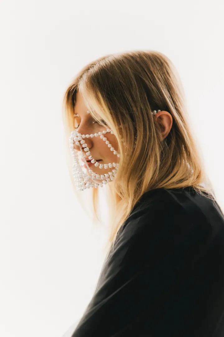 „Nekem nem elég az, hogy csak ennyi lettem” – premieren fllozz új EP-je, az AURA