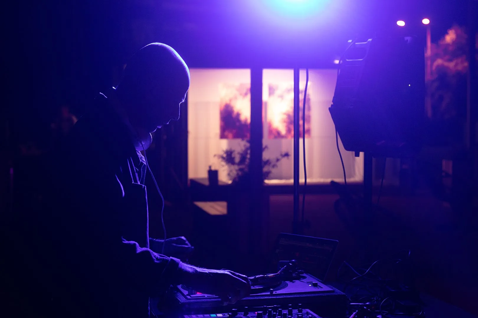 „Olyan pozitív, hogy szinte ragyog” – DJ Bootsie kedvenc 2025-ös zenéi