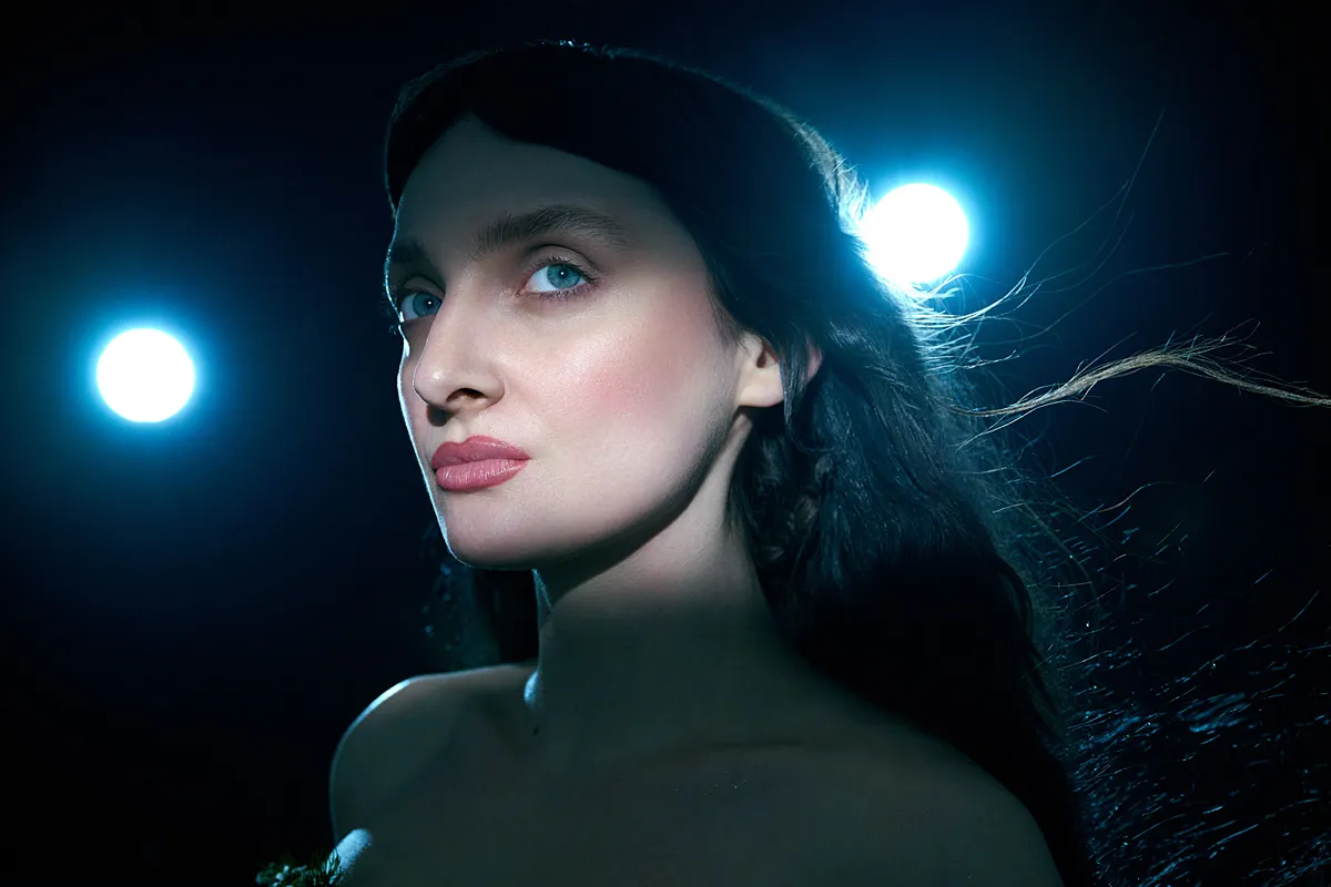 „Sokféleképpen lehetsz gengszter” – Csinszka-interjú