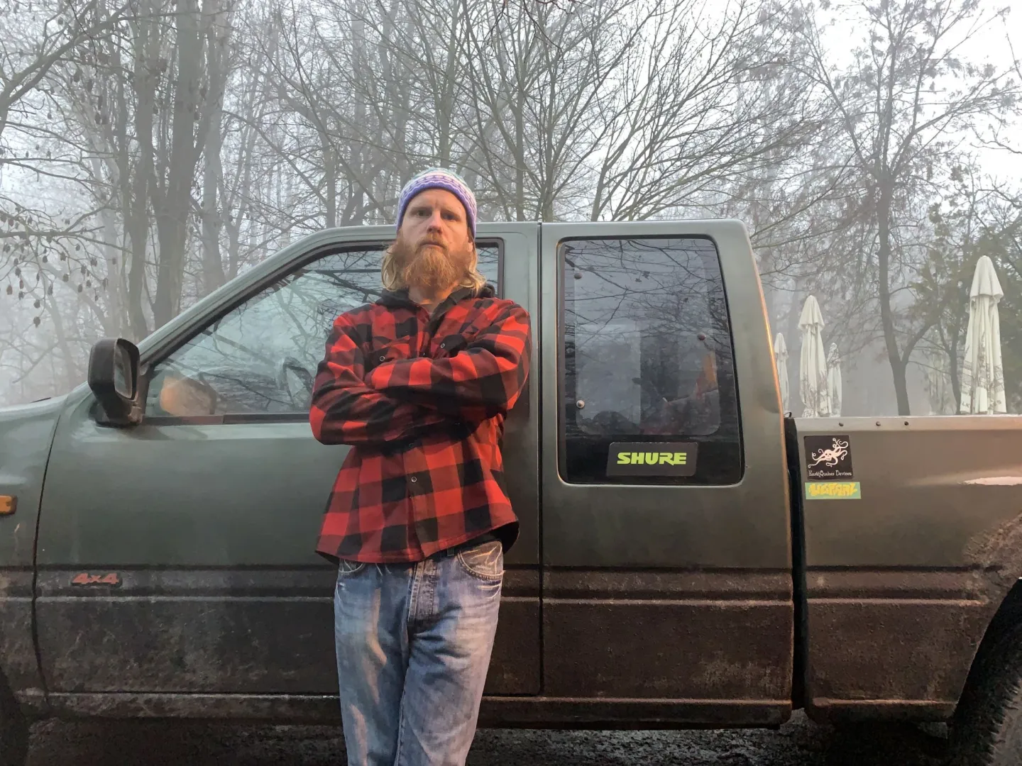 „Végre lemondtam a Spotify-előfizetésem, és kikerültem a zenei robotszamszárából” – Ambrus Bence (Psychedelic Source) kedvenc 2025-ös zenéi