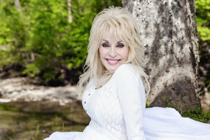 80 éves korában elhunyt Dolly Parton