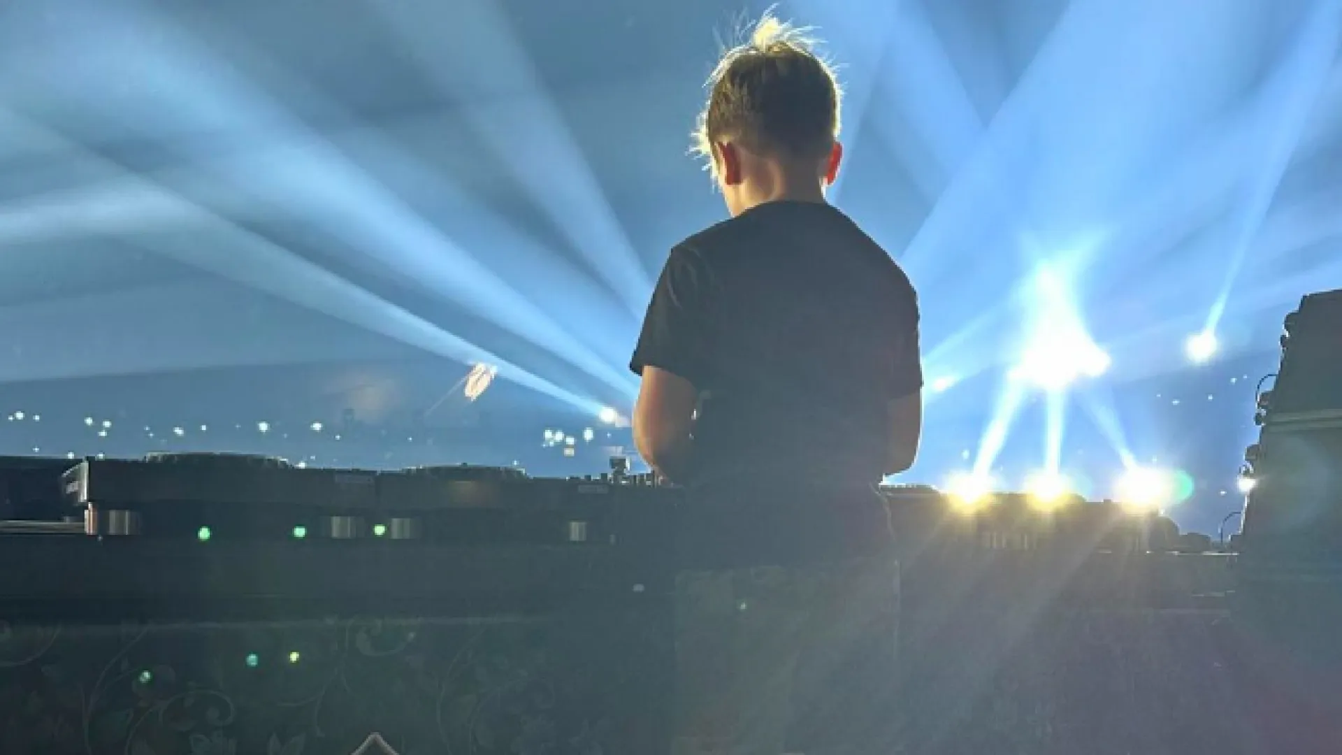 9 éves dj zenélt a hétvégi Tomorrowland-en