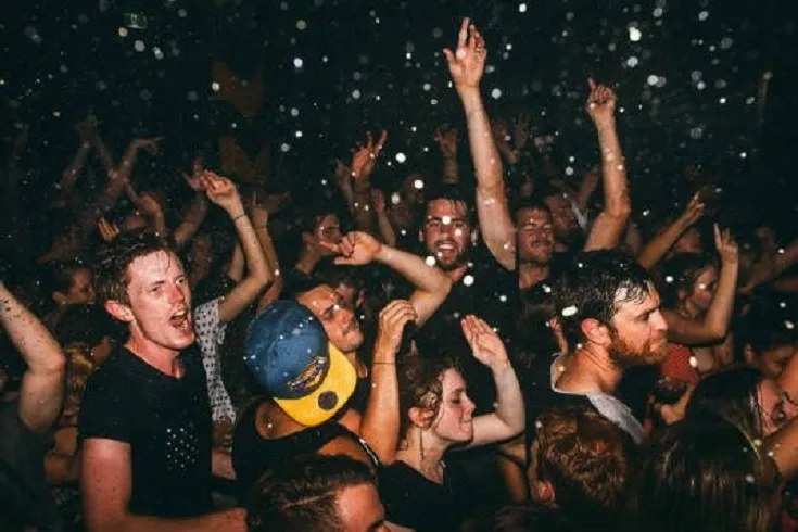 A bulizás, mint életforma: hogyan vált a zene a modern identitás és közösség legfontosabb eszközévé?