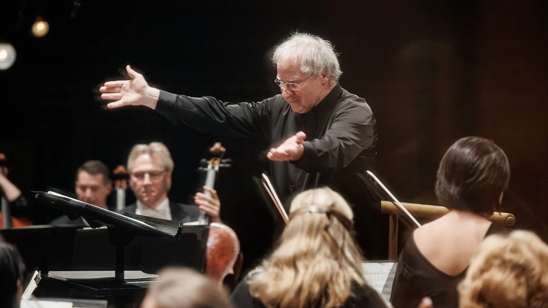 A Concerto Budapest nyáresti koncertjei: világszínpadokat megjárt művészek a Pesti Vármegyeháza díszudvarán