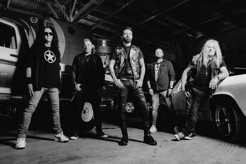 A CoreLeoni váltja a Black Star Riderst a Tyketto mellett