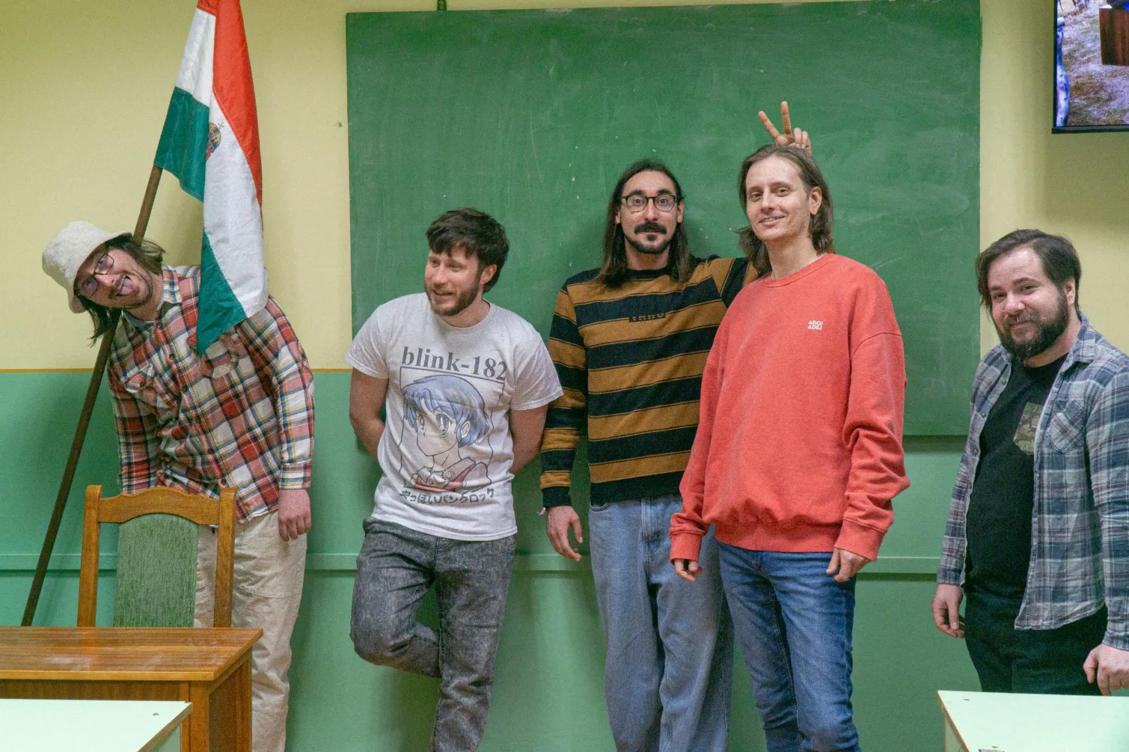 A fiatal felnőttlét viszontagságai, örömei, és a MÁV grátisz programja – Magyarradar: Méta