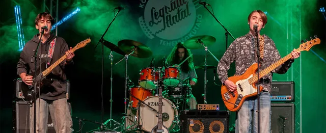 A holnap hangjai – STREET SIXTEEN