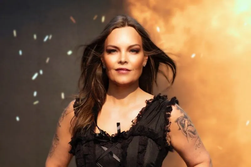 Anette Olzon – Ikonikus Nightwish-albumokkal érkezik az énekesnő