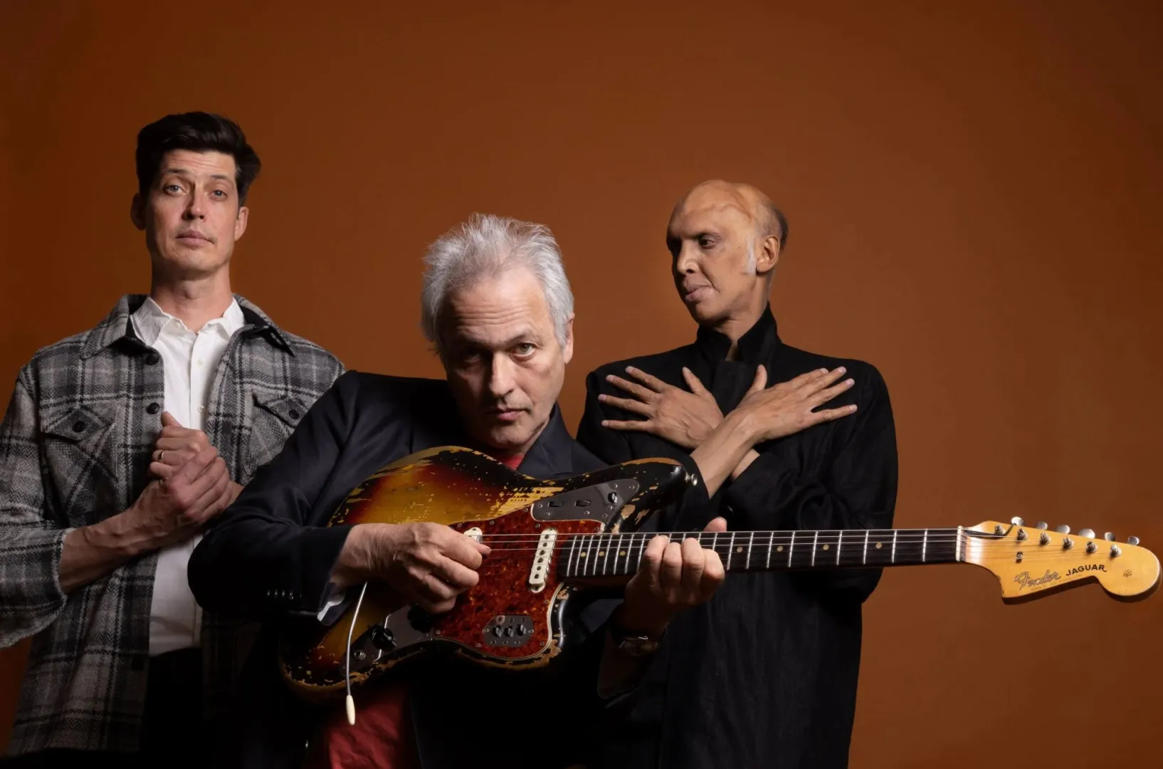 Az egyik legnagyobb New York-i gitáros, Marc Ribot az A38-on játszik a triójával