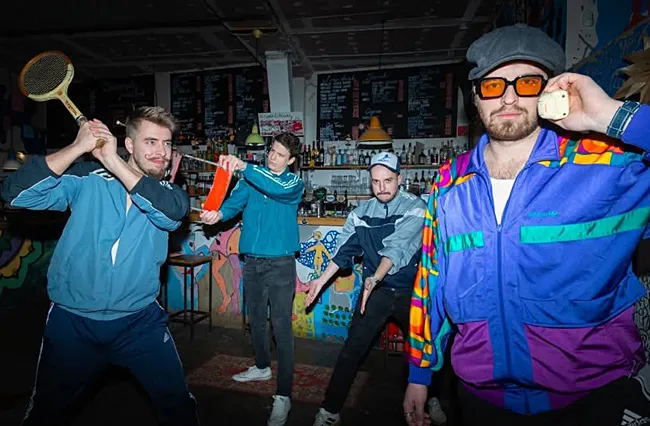 Beleröhögnek a jelenbe. Soviet Monday: Közép-Európai Posztpunk (lemezkritika)