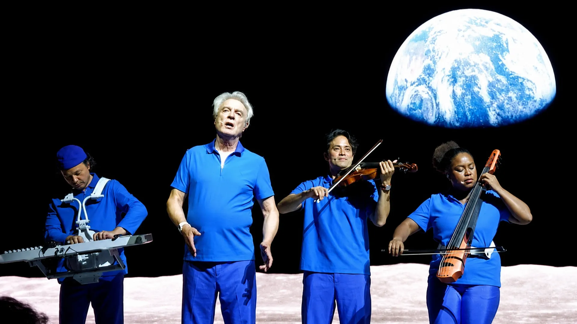 David Byrne elhozta Budapestre vidám apokalipszisét