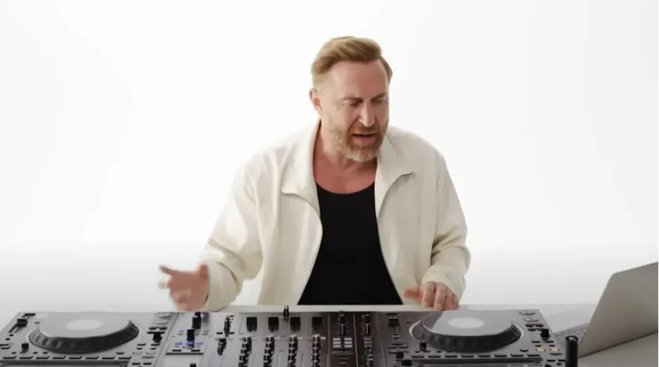 David Guetta elmondta véleményét az előre rögzített szettek témájában