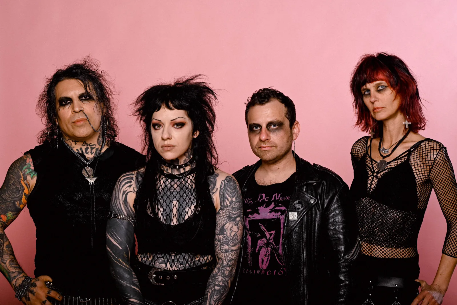Deathrock himnuszok és gótikus posztpunk szombaton a Dunán