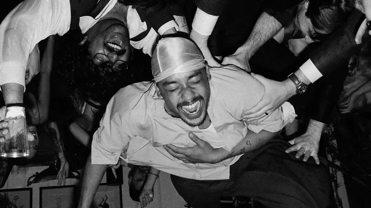 Dijon – Baby: sebezhetőség, minimalizmus és kortárs R&B új nyelve