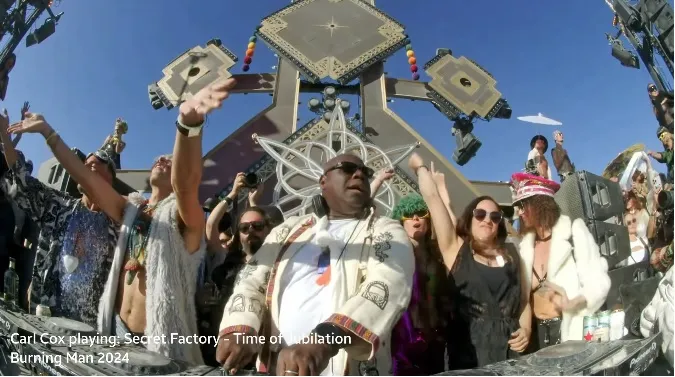 Ezt nézd! Carl Cox a Secret Factory zenéjét játszotta le a tavalyi Burning Man-en!