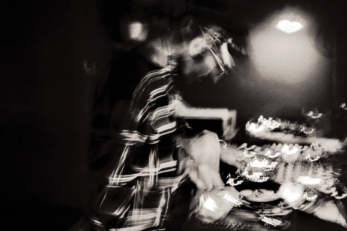 Finom jelek a mélyből. Picture: Eeeeeeee (lemezkritika)