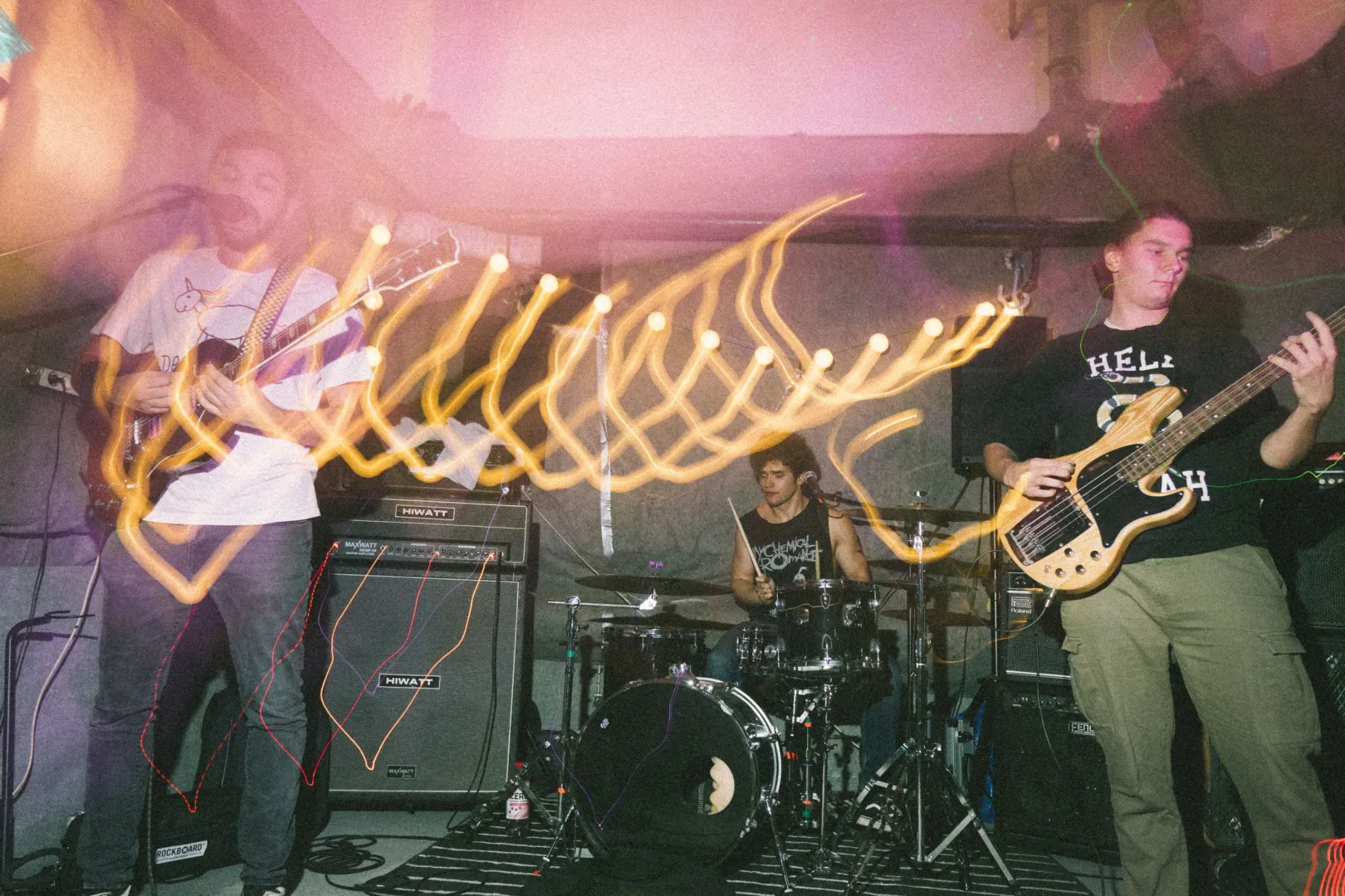 Franz Kafka, Max Brod és a hiszti-punk – itt a Negatív Rekord új klipje!