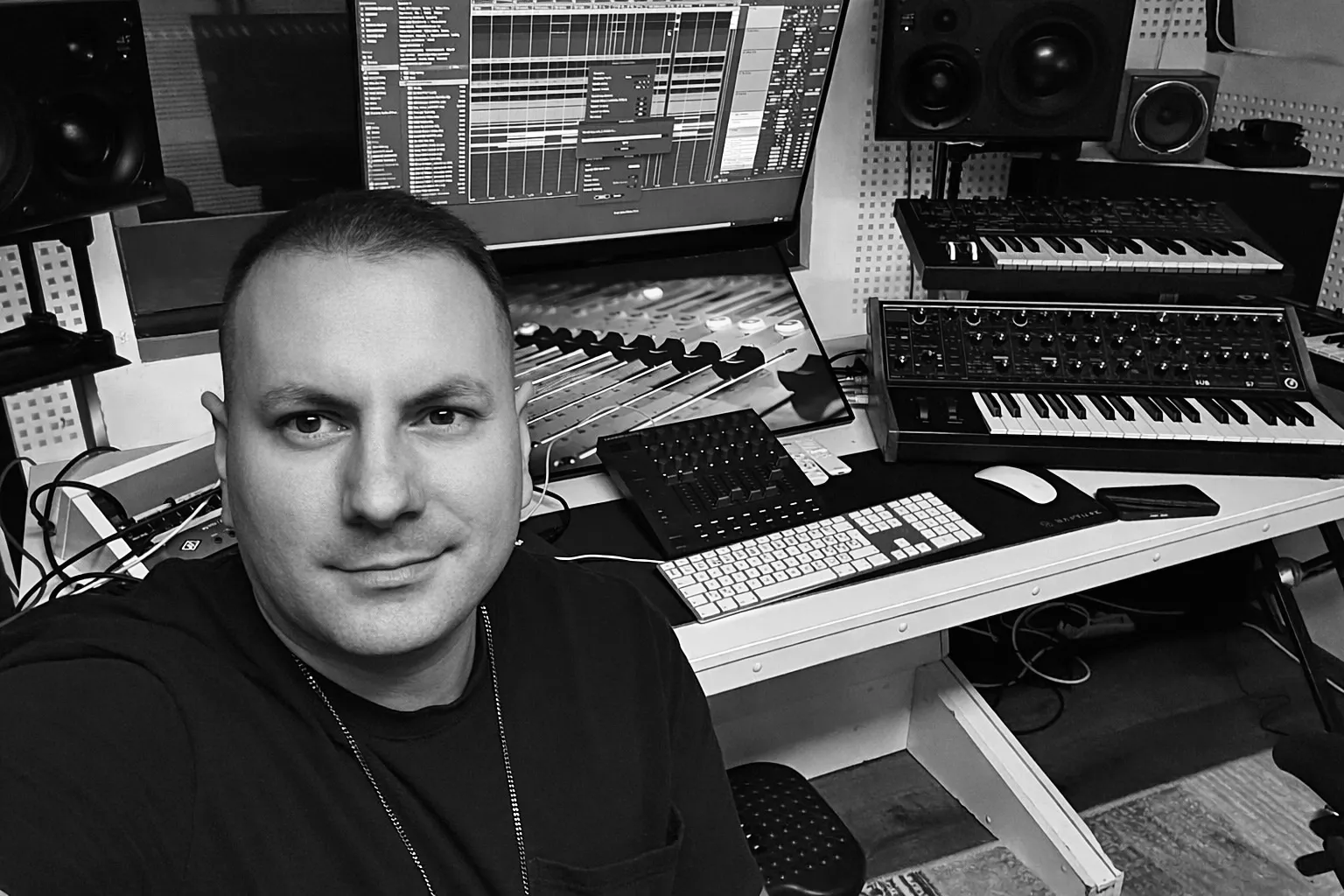 Hazai producer állt a Beatport techno toplistájának élére: MΛDHØX Dystopian X EP-je az első helyig jutott!